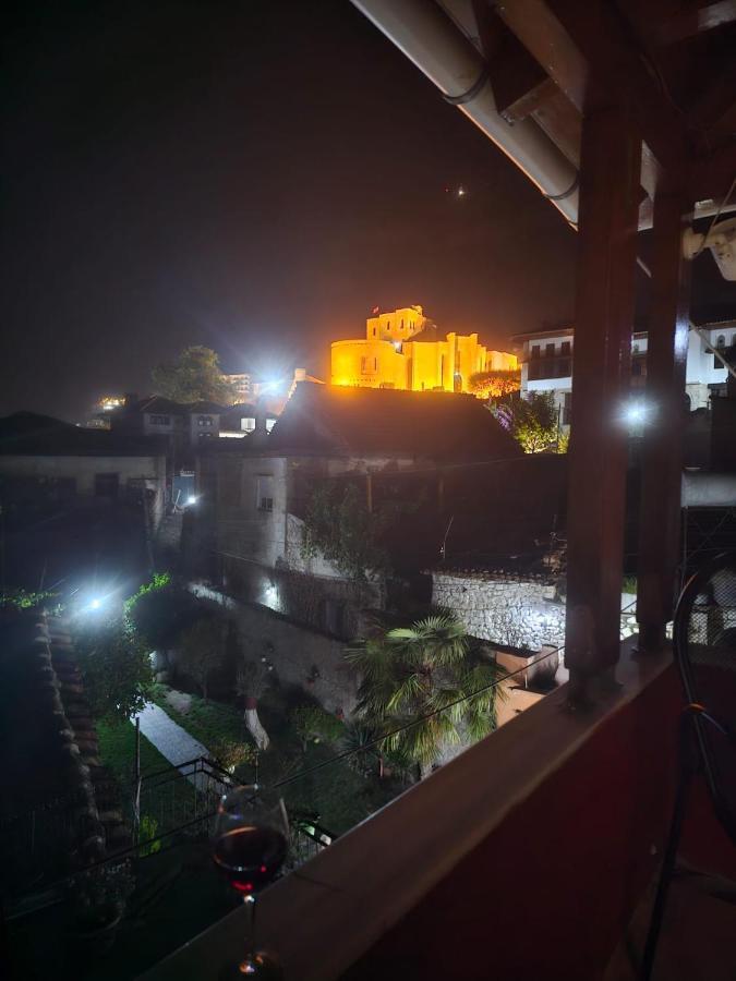 Castle - Inside,Voga Guesthause Hotel Kruje Bagian luar foto
